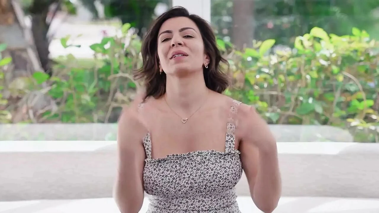 Curvy Amateur Milf Behind The Scenes Of Her First Porn Ever Mylf Exclusive – New Mylfs