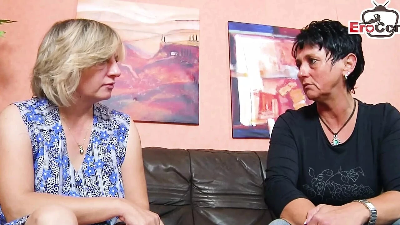 German neighboor Moms make real Housewife threesome FFM