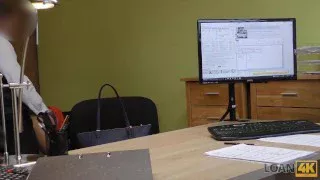 LOAN4K Une fille sexy est prête à tout pour obtenir l’argent dont elle a besoin